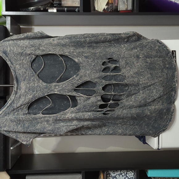 JC fits inc Skull Back Cutout Tee Size L - Picture 1 of 5